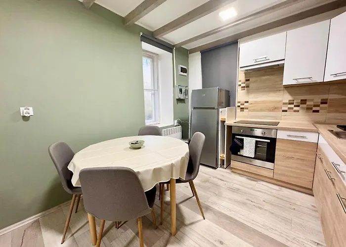 R5 Patio 2 Bedrooms Free Parking