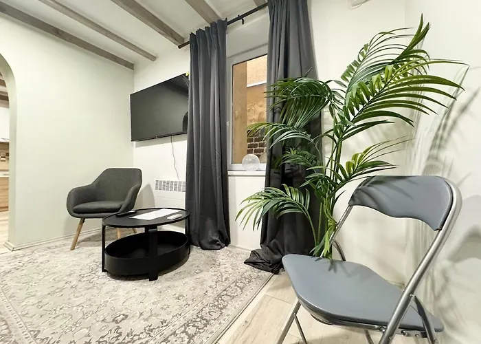 R5 Patio 2 Bedrooms Free Parking