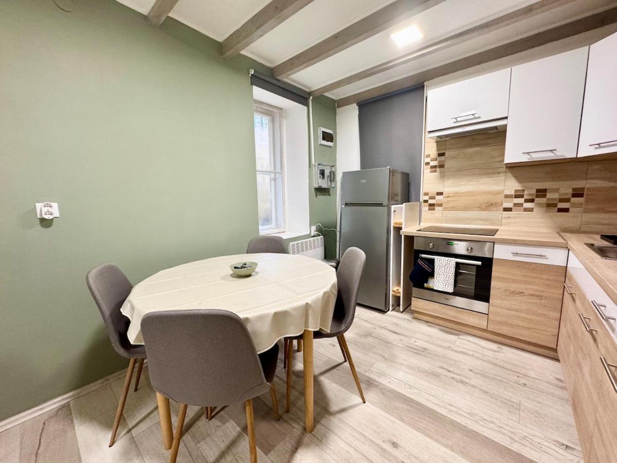 R5 Patio 2 Bedrooms Free Parking Апартаменты *