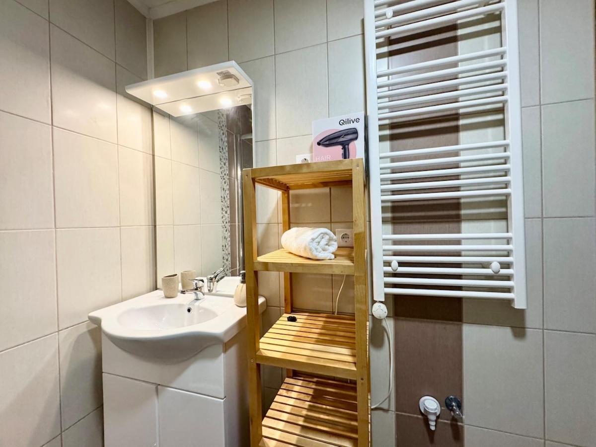 R5 Patio 2 Bedrooms Free Parking Будапешт