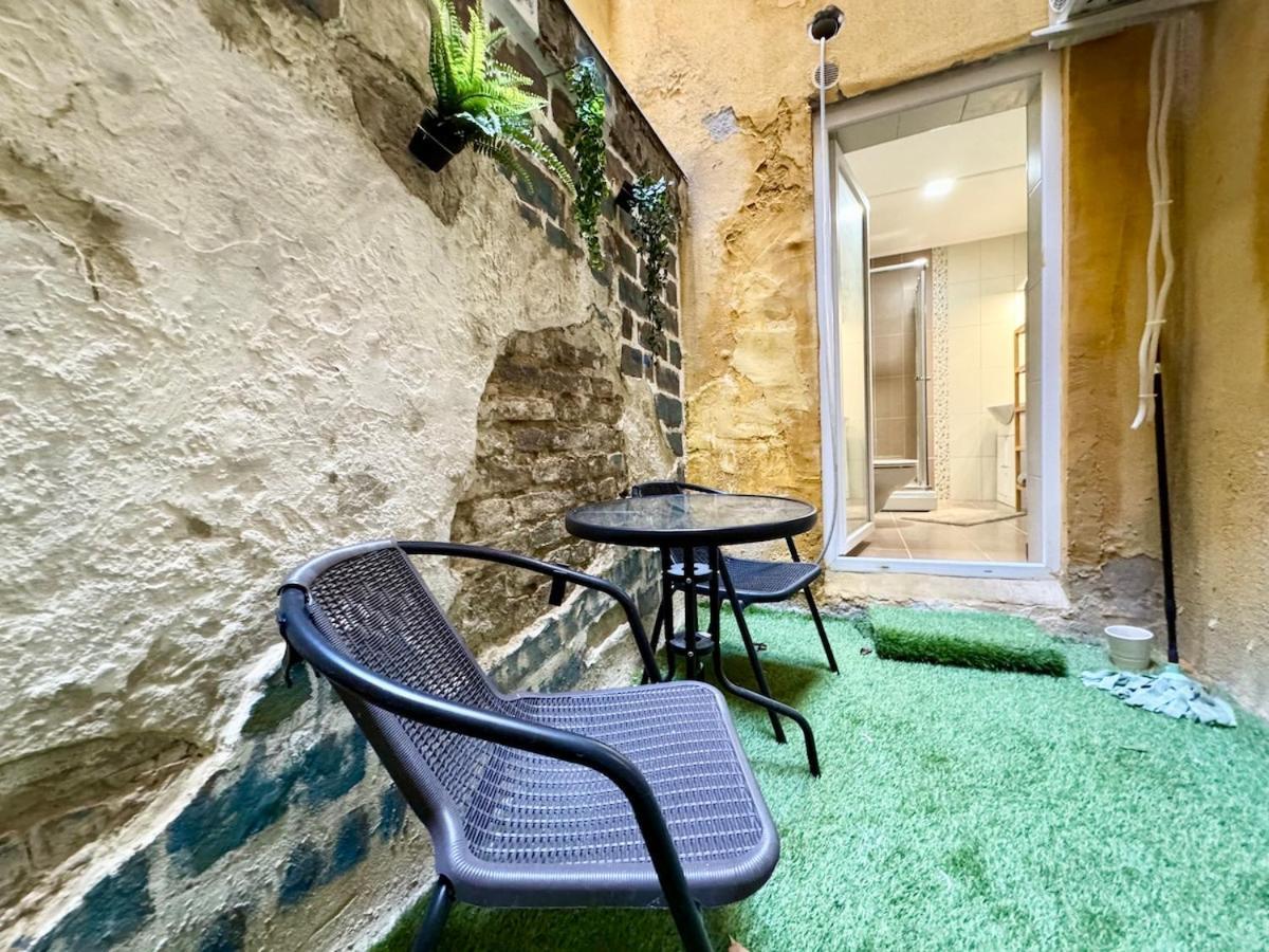R5 Patio 2 Bedrooms Free Parking Budapešť
