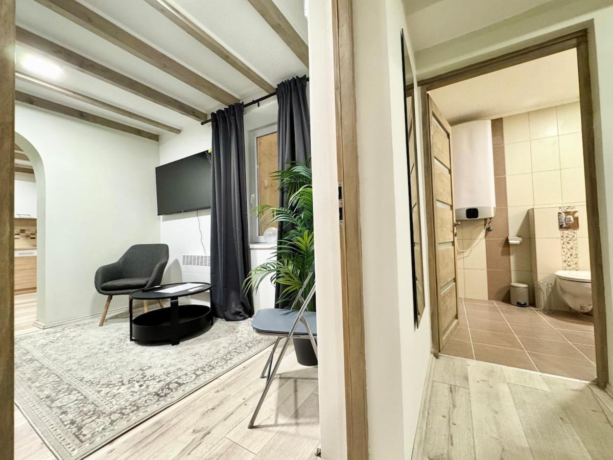 R5 Patio 2 Bedrooms Free Parking
