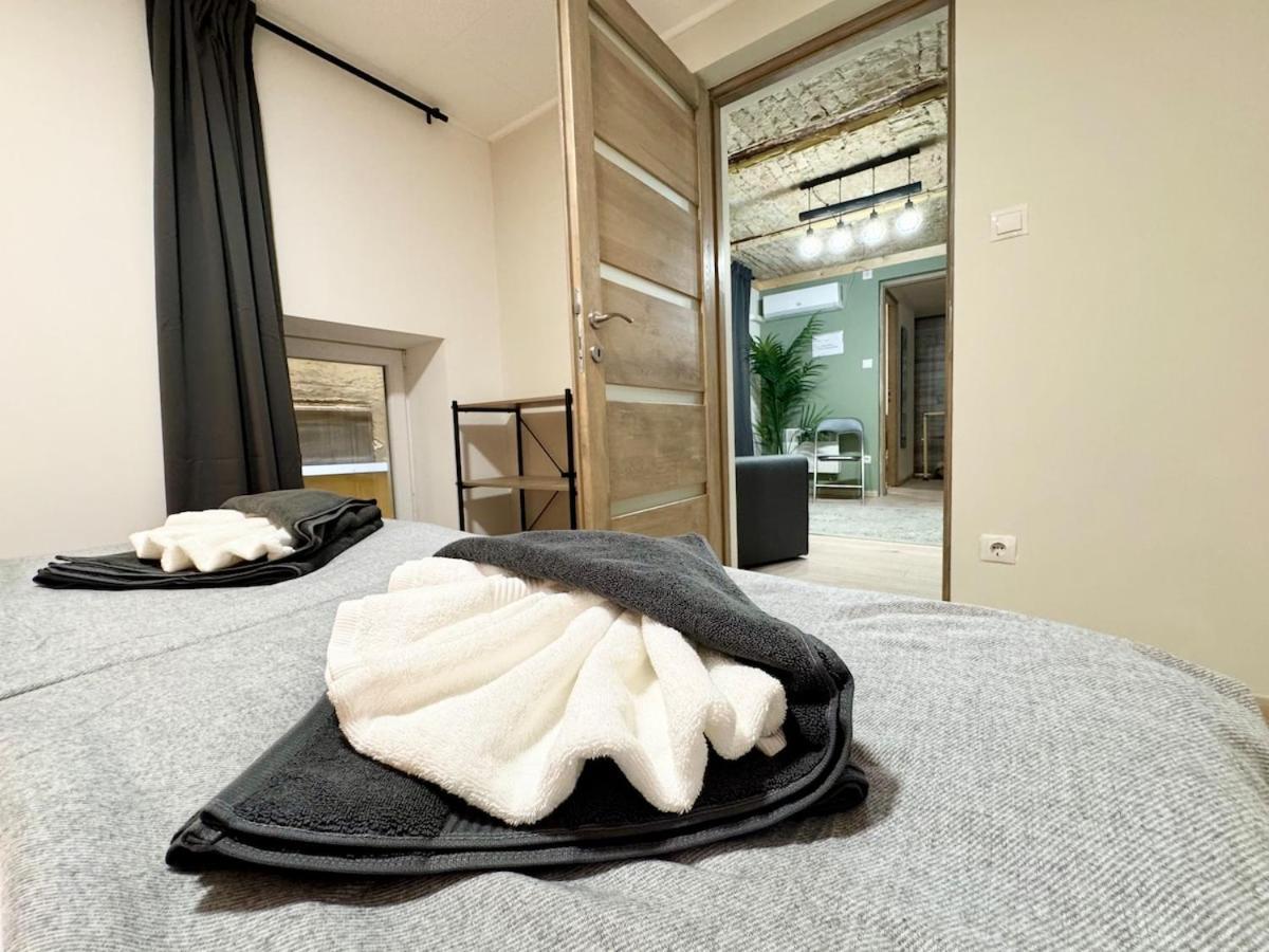 R5 Patio 2 Bedrooms Free Parking Budapest