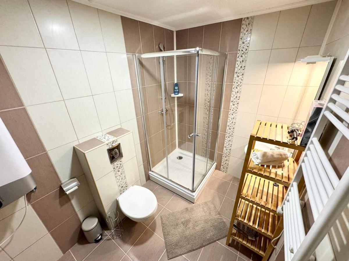 R5 Patio 2 Bedrooms Free Parking Appartement Budapest